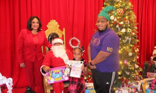 RECAP: Eta Omega Chapter Helps Santa