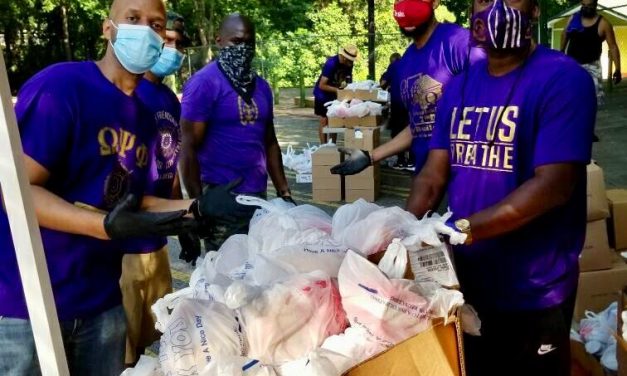 PHOTOS: Eta Omega Volunteers at South Fulton Food Giveaway